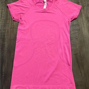 Lululemon Swifty Tech Short-sleeve shirt - unique PINK!! A must have!!